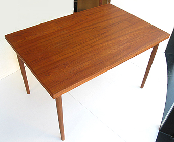 Dinning table / �k���Ƌ� �f���}�[�N�Ƌ�