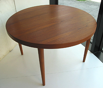 Dinning table / �k���Ƌ� �f���}�[�N�Ƌ�