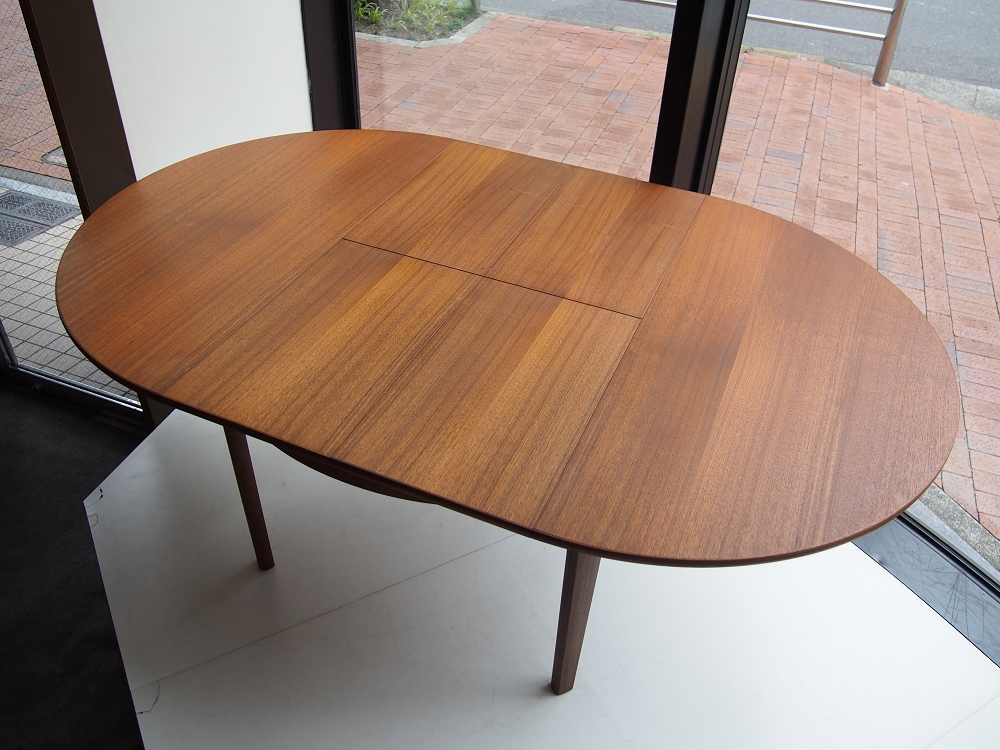 kƋ@Teak dining table