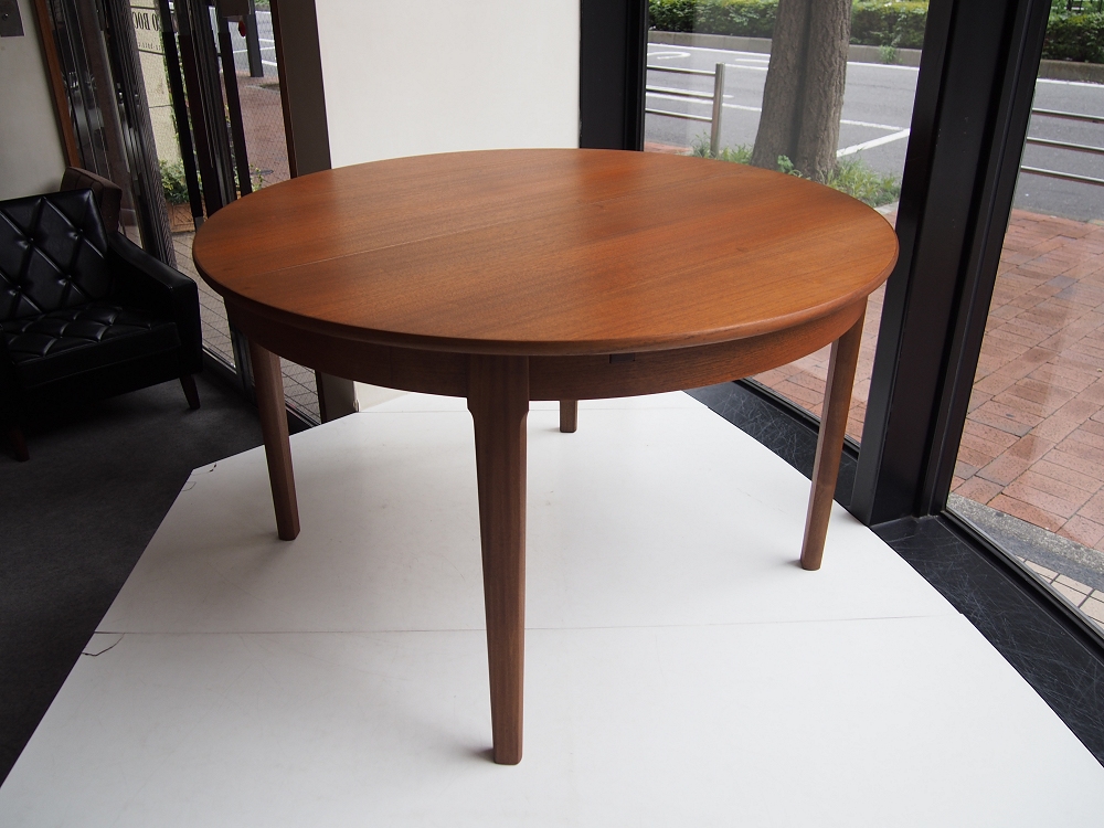 kƋ@Teak dining table