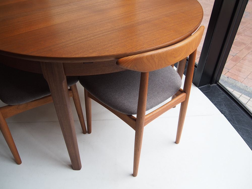 kƋ@Teak dining table