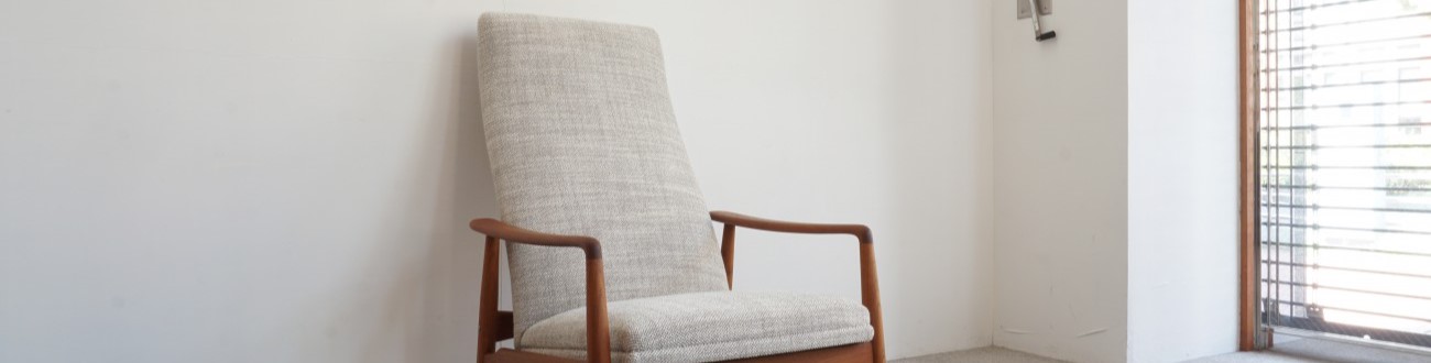 Soren Ladefogedデザイン、SL Mobler社製ビンテージのチークリクライニングハイバックチェアです。