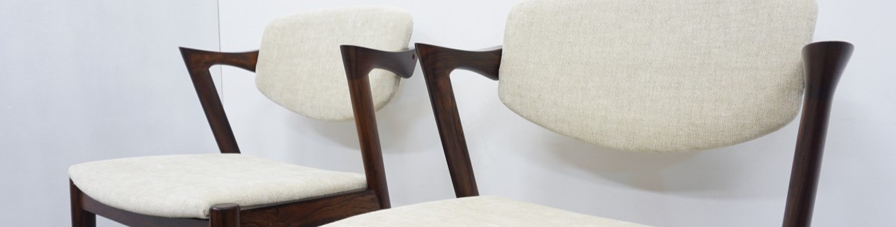 Kai kristiansen Schou Andersen Mobelfabrik No.42 Rosewood 2脚セット カイクリスチャンセンデザインによる大変貴重なローズウッド材を使用したチェアセットです。張地はスペインを代表するガストンダニエラ社の生地です。
