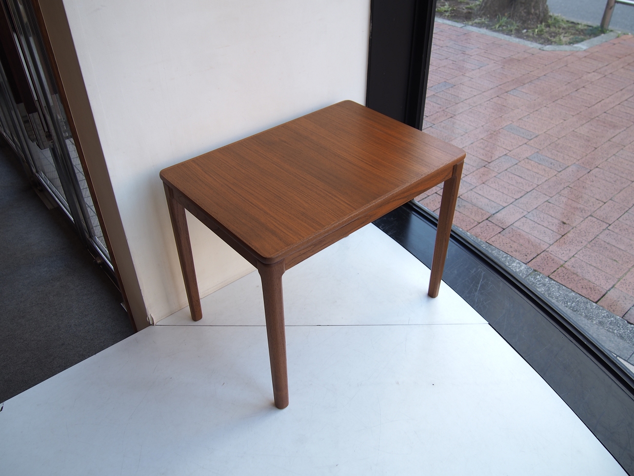 Small table « 過去販売商品 « テーブル « VINTAGE « ビンテージ北欧家具・修理｜DECO-BOCO