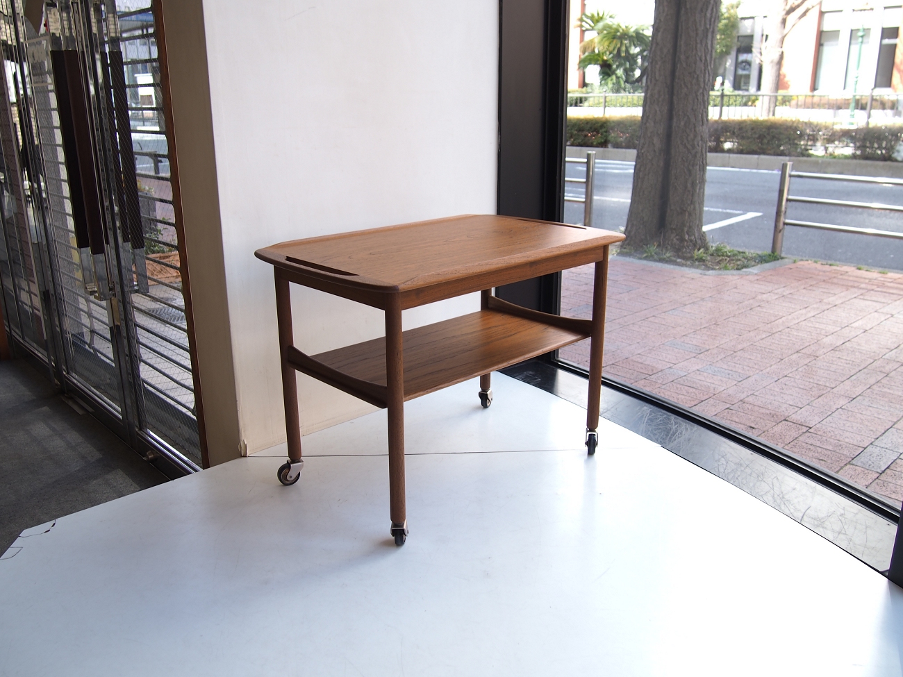 Caster table « 過去販売商品 « テーブル « VINTAGE « ビンテージ北欧家具・修理｜DECO-BOCO