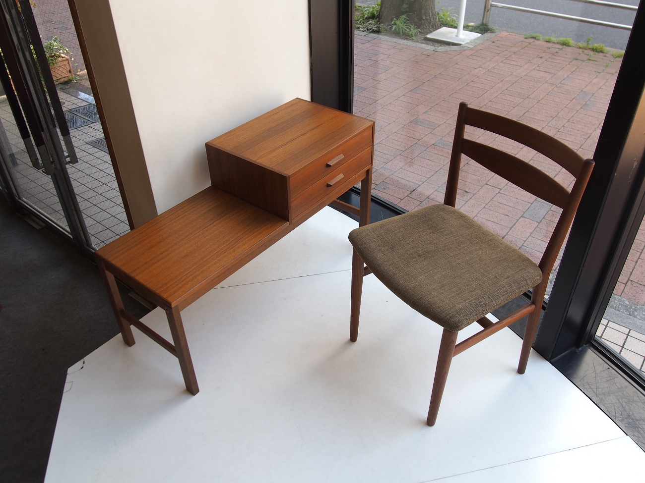 Small Cabinet / Table 北欧ビンテージキャビネット テレフォン