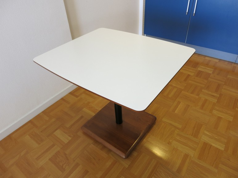 カリモク60 カフェテーブルのお届け « ～お届け風景のご紹介 