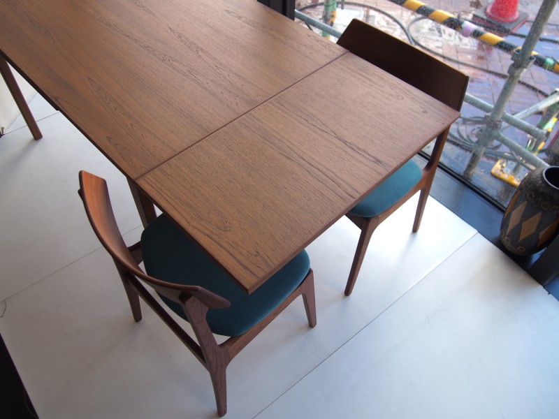 チーク　エクステンションダイニングテーブル　ビンテージ北欧家具 Dining table