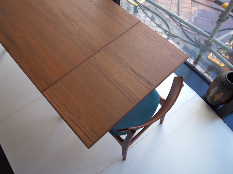 チーク　エクステンションダイニングテーブル　ビンテージ北欧家具 Dining table