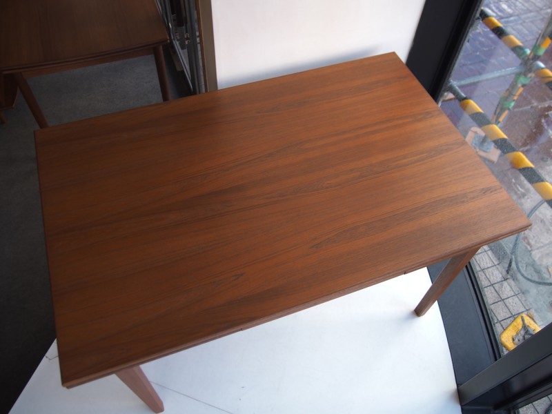 チーク　エクステンションダイニングテーブル　ビンテージ北欧家具 Dining table