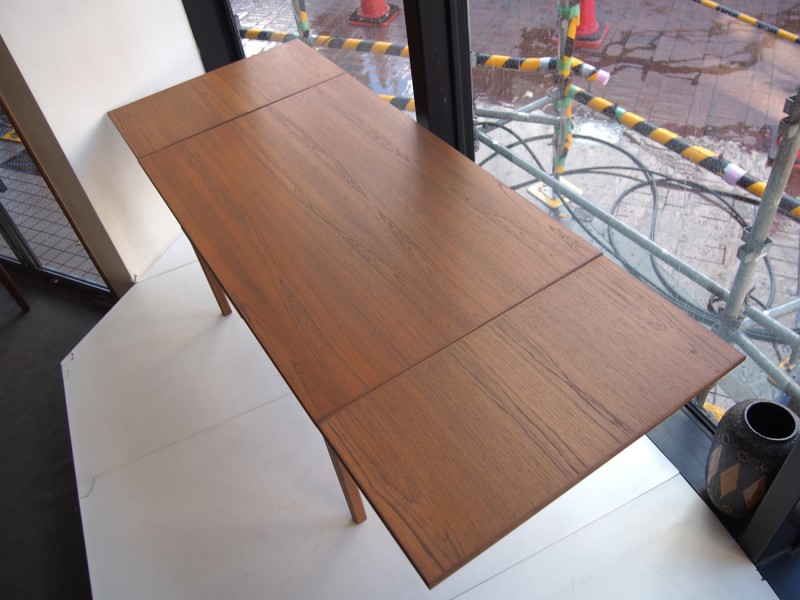 チーク　エクステンションダイニングテーブル　ビンテージ北欧家具 Dining table