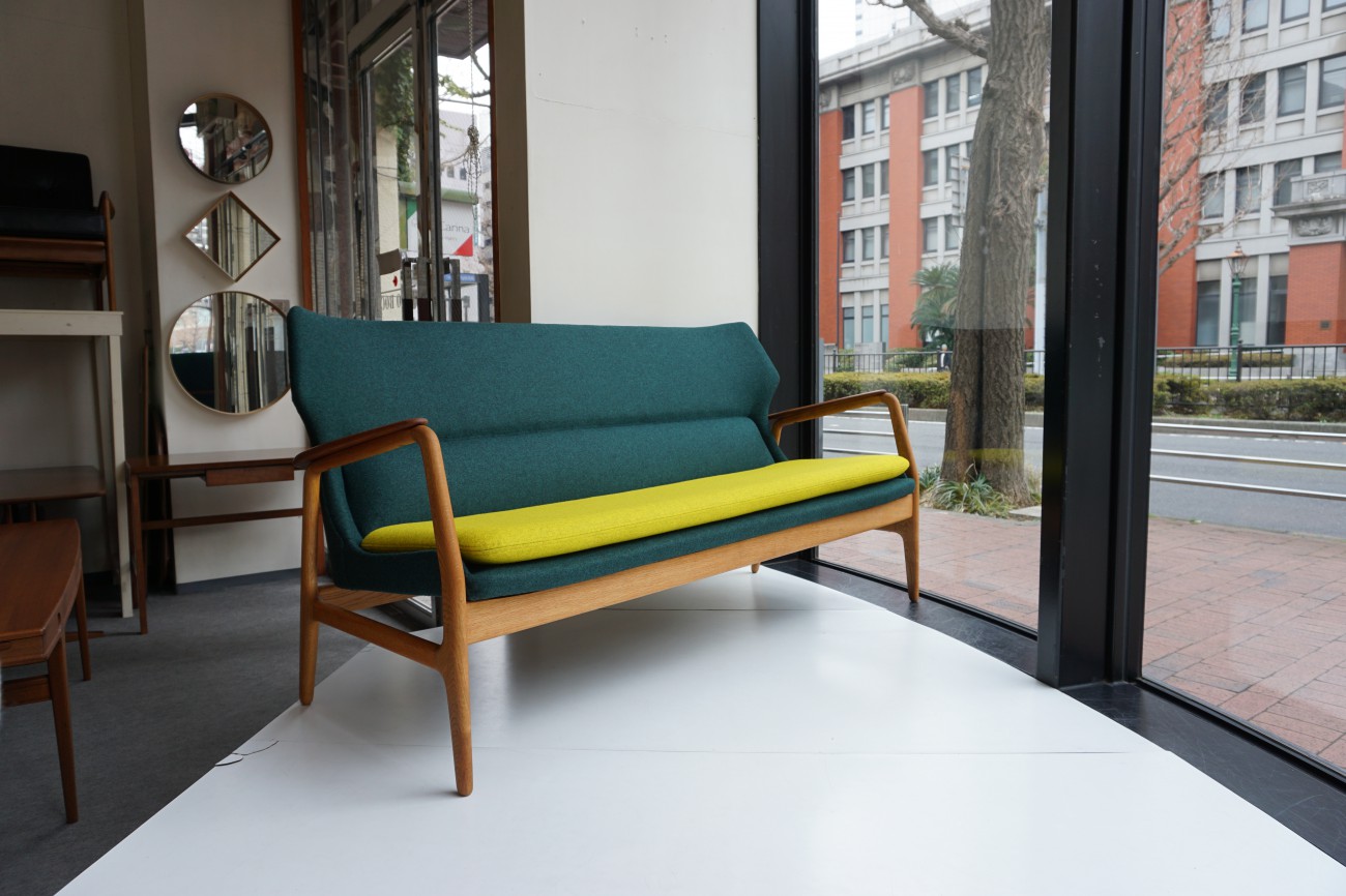 アクセル・ベンダー・マッセン（マドセン）Bovenkamp社製の美しい3人掛けソファ。（和室にも合うツートン）