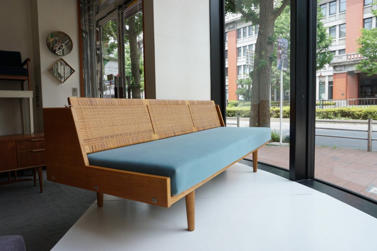 Hans J.Wegner GE-258（GE-6） Daybed sofa Oak Rattan GETAMA mina perhonen / ハンス・ウェグナー デイベッド ソファ オーク丸脚　ラタン（籐） ゲタマ ミナペルホネン ビンテージ北欧家具