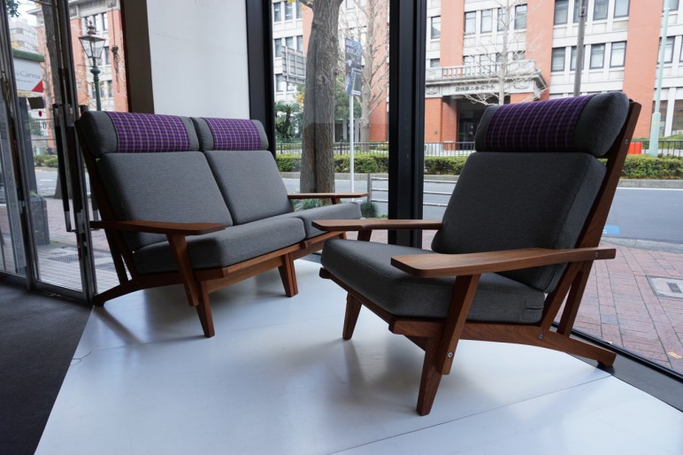 Hans J. Wegner GE375 with Ottoman Dark Blue(201805B) - MOTO FURNITURE 北欧家具  ウェグナー フィンユール