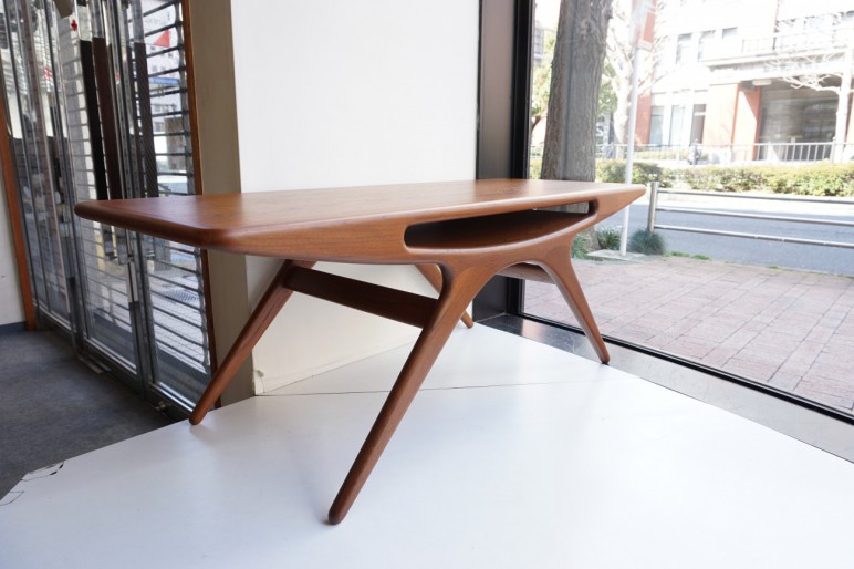 Johannes Andersen Smile(UFO) table CFC Silkeborg / ヨハネスアンダーセン スマイルテーブル(UFO テーブル)