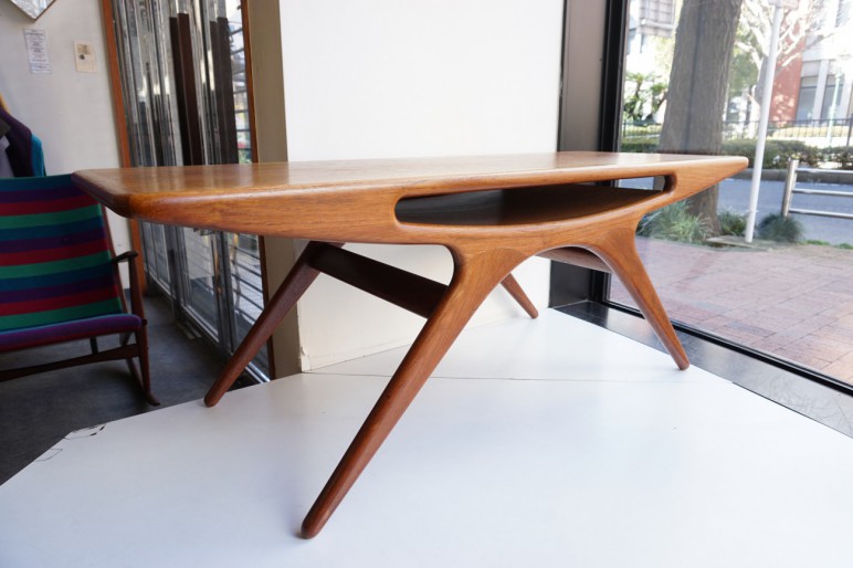 Johannes Andersen Smile(UFO) table CFC Silkeborg / ヨハネスアンダーセン スマイルテーブル(UFO テーブル)