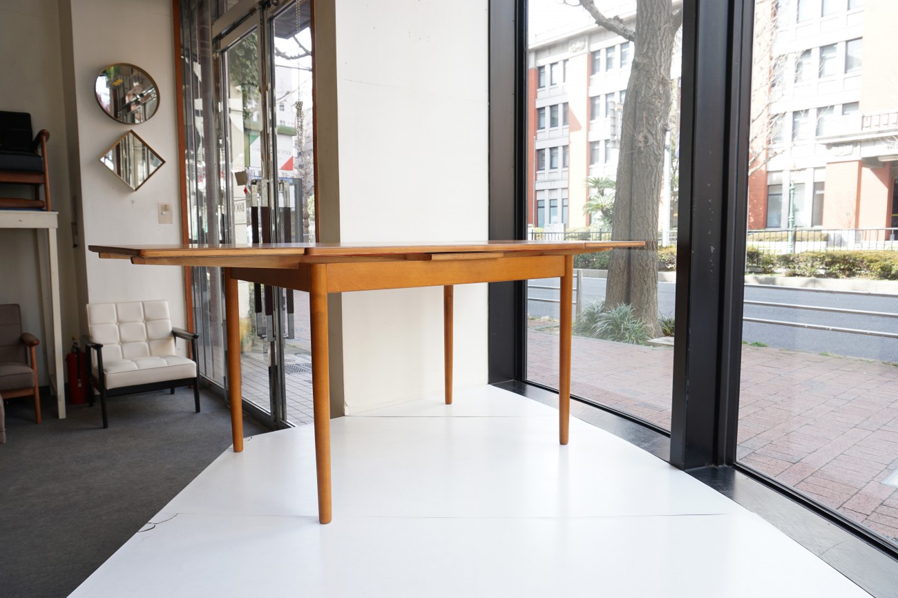 デンマーク製ビンテージのエクステンションダイニングテーブル（チーク）コンパクトサイズ
