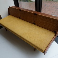 Hans J.Wegner GE-258（GE-6） Daybed sofa Teak Rattan GETAMA　Gaston y Daniela / ハンス・ウェグナー デイベッド ソファ チーク丸脚　ラタン（籐） ゲタマ ビンテージ北欧家具