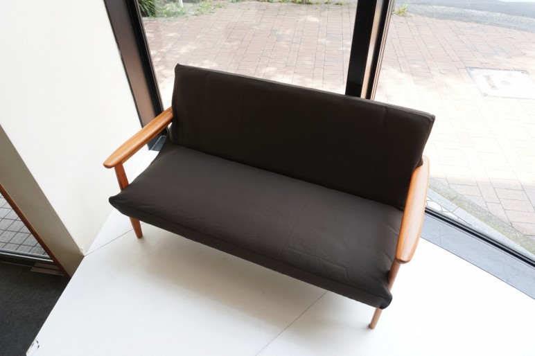 カリモク60 DECO-BOCOオリジナルのKチェア2シーター用ハンプカバー