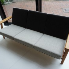 Hans J.Wegner GE2903 sofa Oak GETAMA kvadrat Hallingdal 65 two‐tone / ハンス・ウェグナーデザイン ゲタマ社製 ビンテージ ソファ オーク材 クヴァドラ ハリンダル65 ツートン