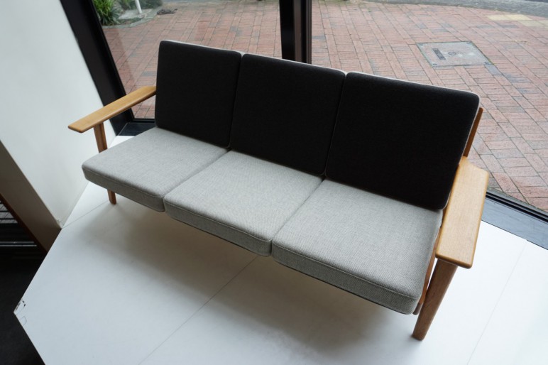 Hans J.Wegner GE2903 sofa Oak GETAMA kvadrat Hallingdal 65 two‐tone / ハンス・ウェグナーデザイン ゲタマ社製 ビンテージ ソファ オーク材 クヴァドラ ハリンダル65 ツートン