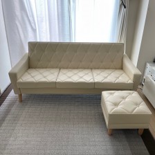 カリモク60 ロビーチェア3シーターとオットマンのパターンオーダー品（スタンダードアイボリー×ピュアビーチ）のお届け