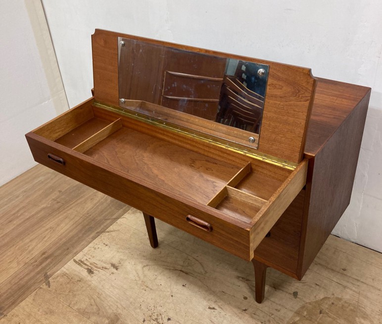 Teak Dresser chest / チーク ドレッサー チェスト / stock2108-67(メンテナンス前)ビンテージ北欧家具