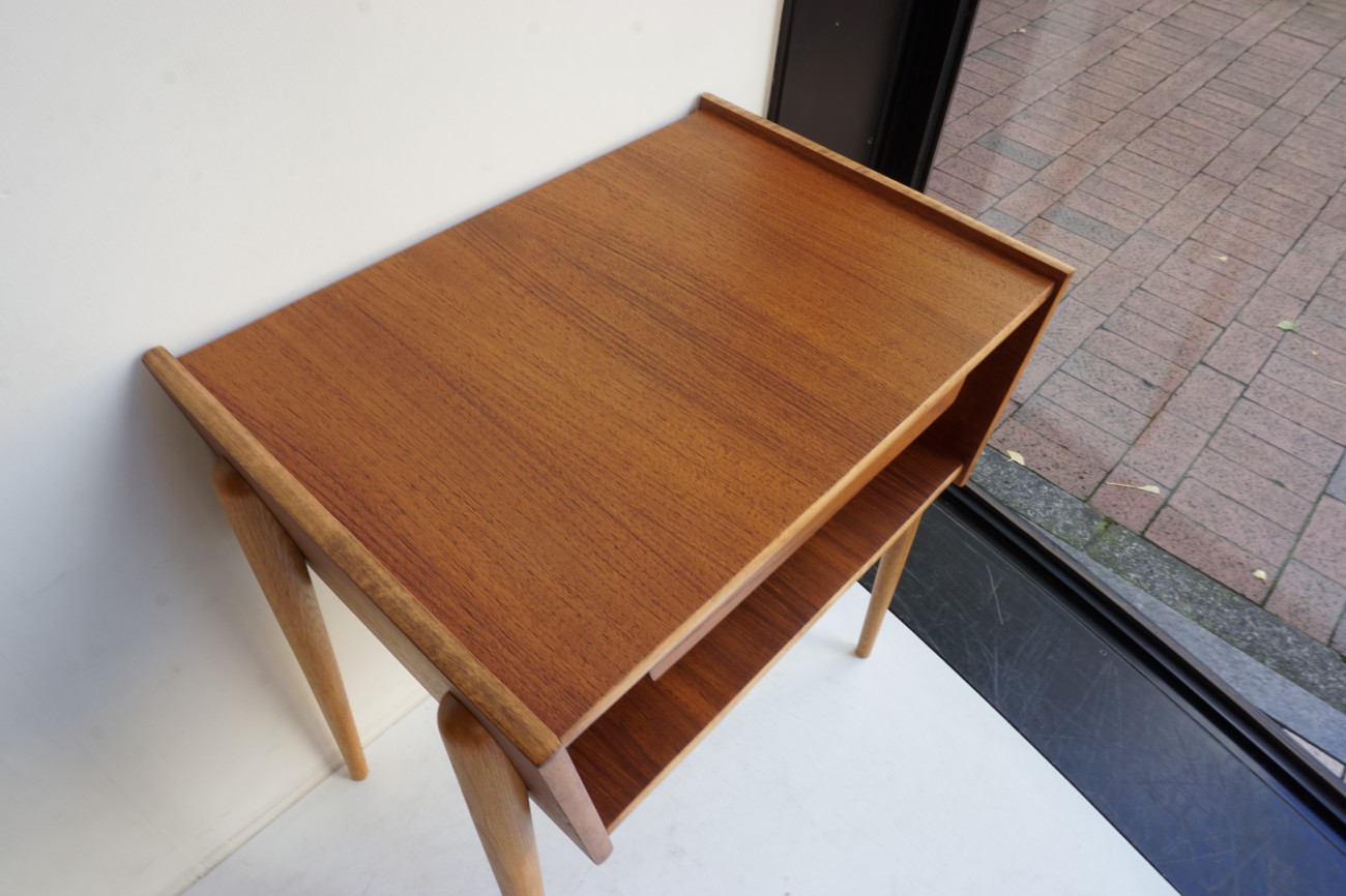 Small cabinet / チーク スモールキャビネット テーブル ビンテージ北欧家具