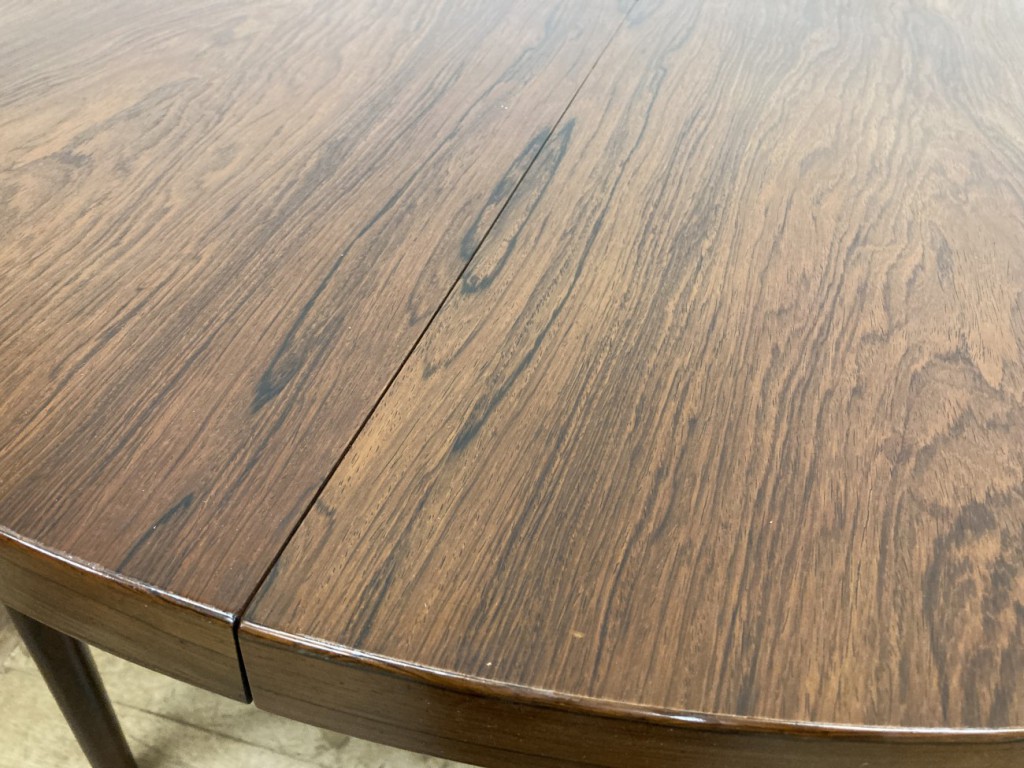 ラウンドダイニングテーブル（Round Dining Table）/ ローズウッド（Rosewood）