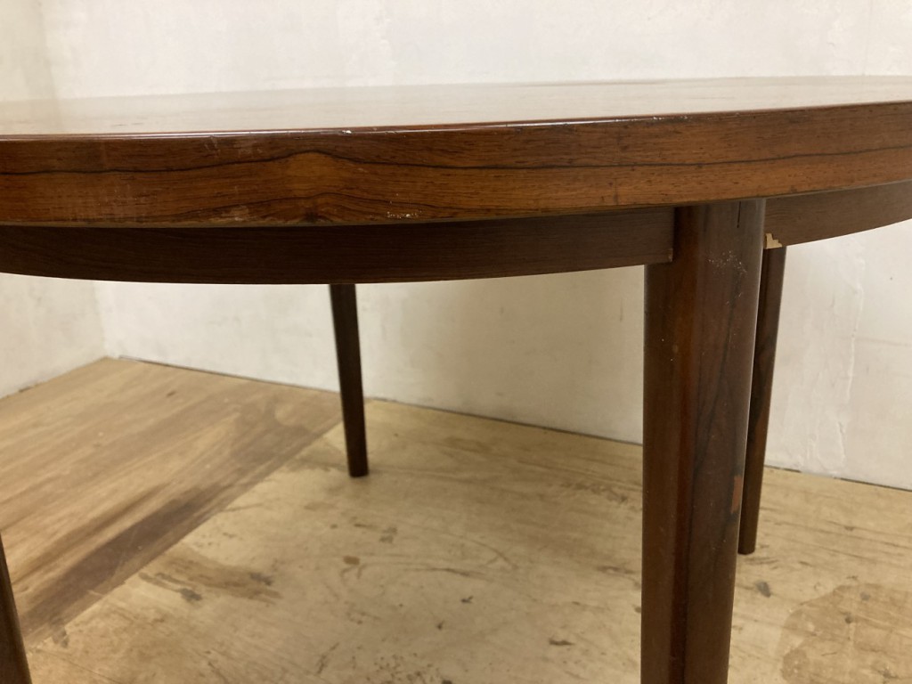 ラウンドダイニングテーブル（Round Dining Table）/ ローズウッド（Rosewood）