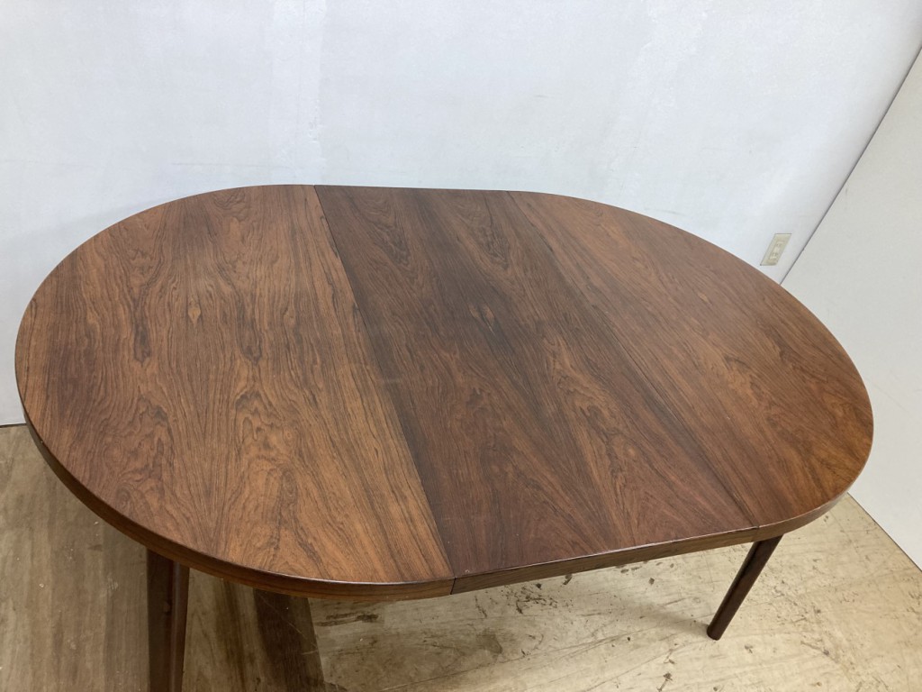 ラウンドダイニングテーブル（Round Dining Table）/ ローズウッド（Rosewood）