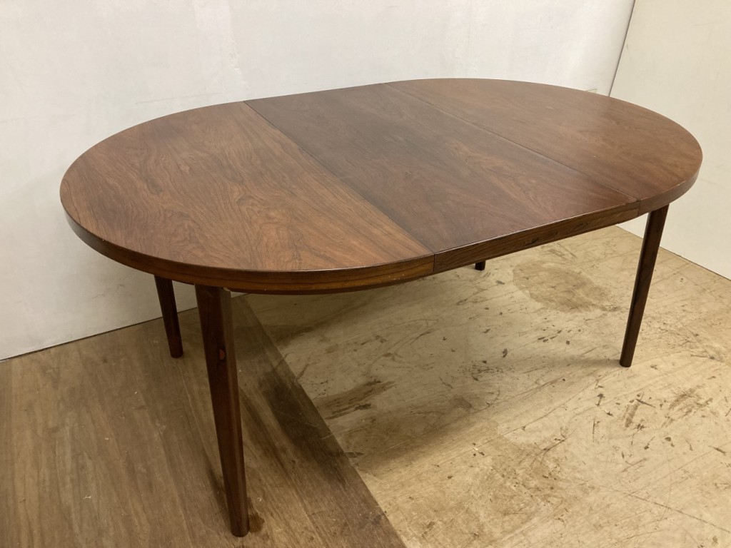 ラウンドダイニングテーブル（Round Dining Table）/ ローズウッド（Rosewood）