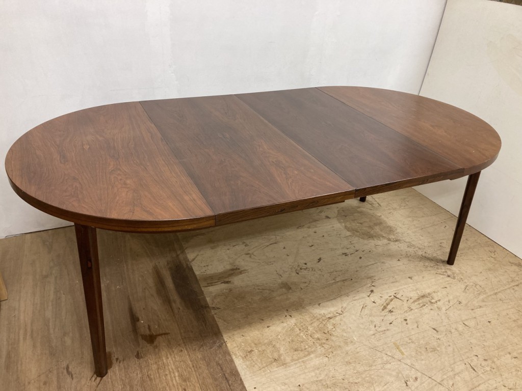 ラウンドダイニングテーブル（Round Dining Table）/ ローズウッド（Rosewood）