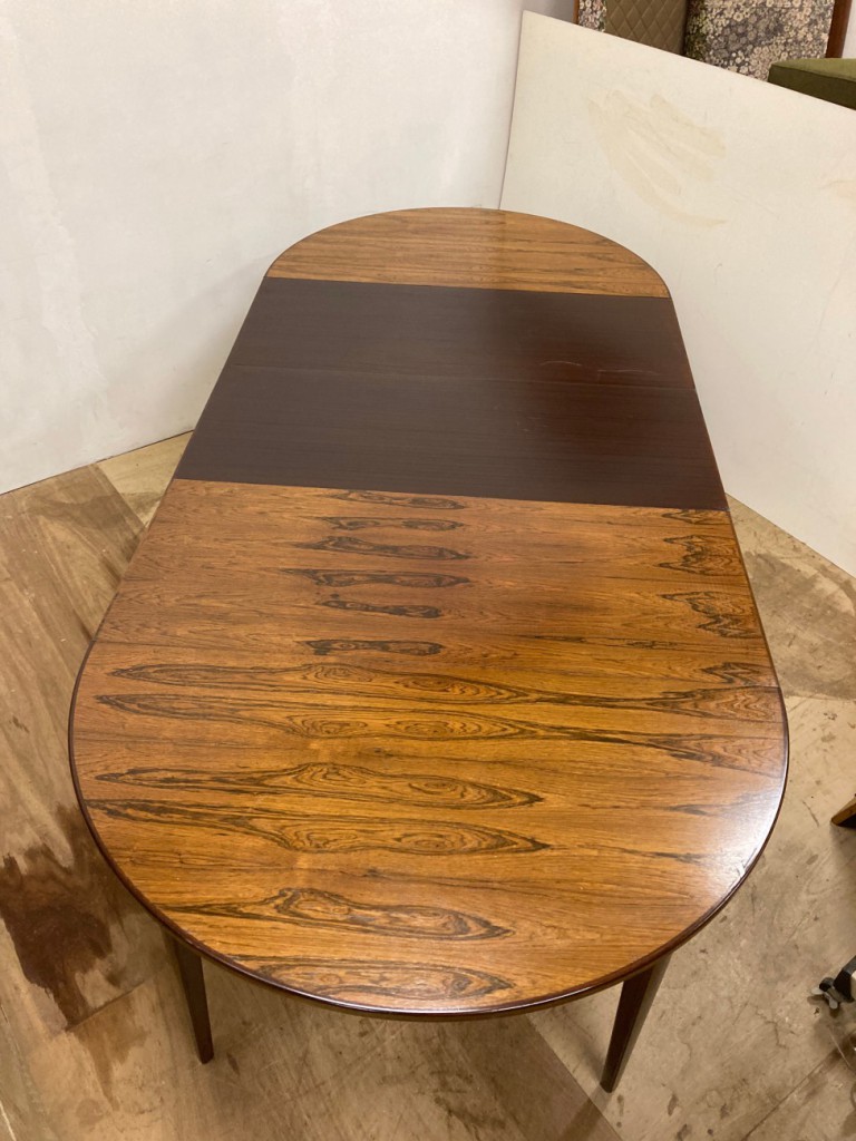 ラウンドダイニングテーブル（Round Dining Table）/ ローズウッド（Rosewood）