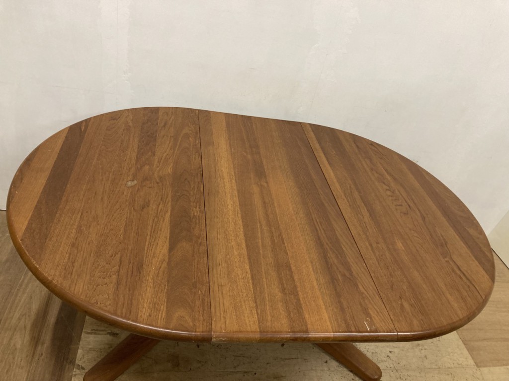 ラウンドダイニングテーブル（Round Dining Table）/ チーク （Teak）