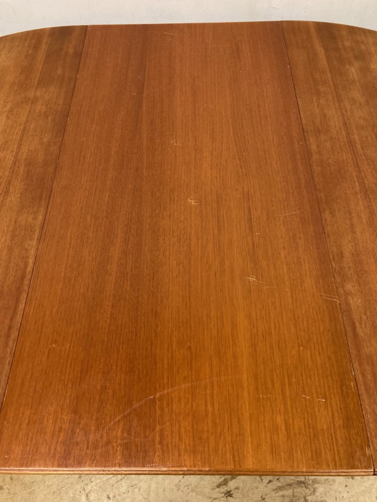 カール・マルムステン（Carl Malmsten）ラウンドダイニングテーブル（Round Dining Table）Bodafors / マホガニー（Mahogany）