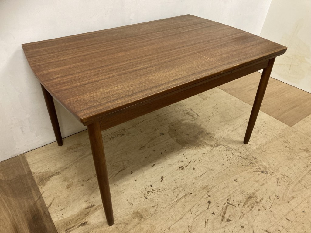 ダイニングテーブル（Dining Table）/ チーク （Teak）