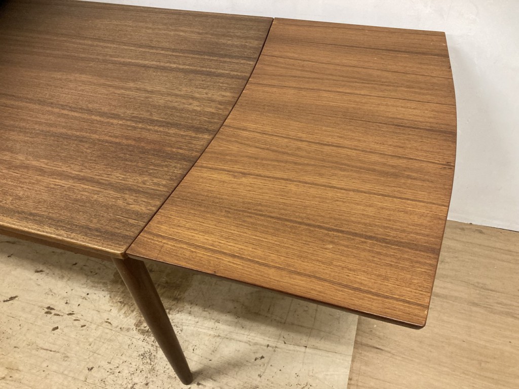 ダイニングテーブル（Dining Table）/ チーク （Teak）