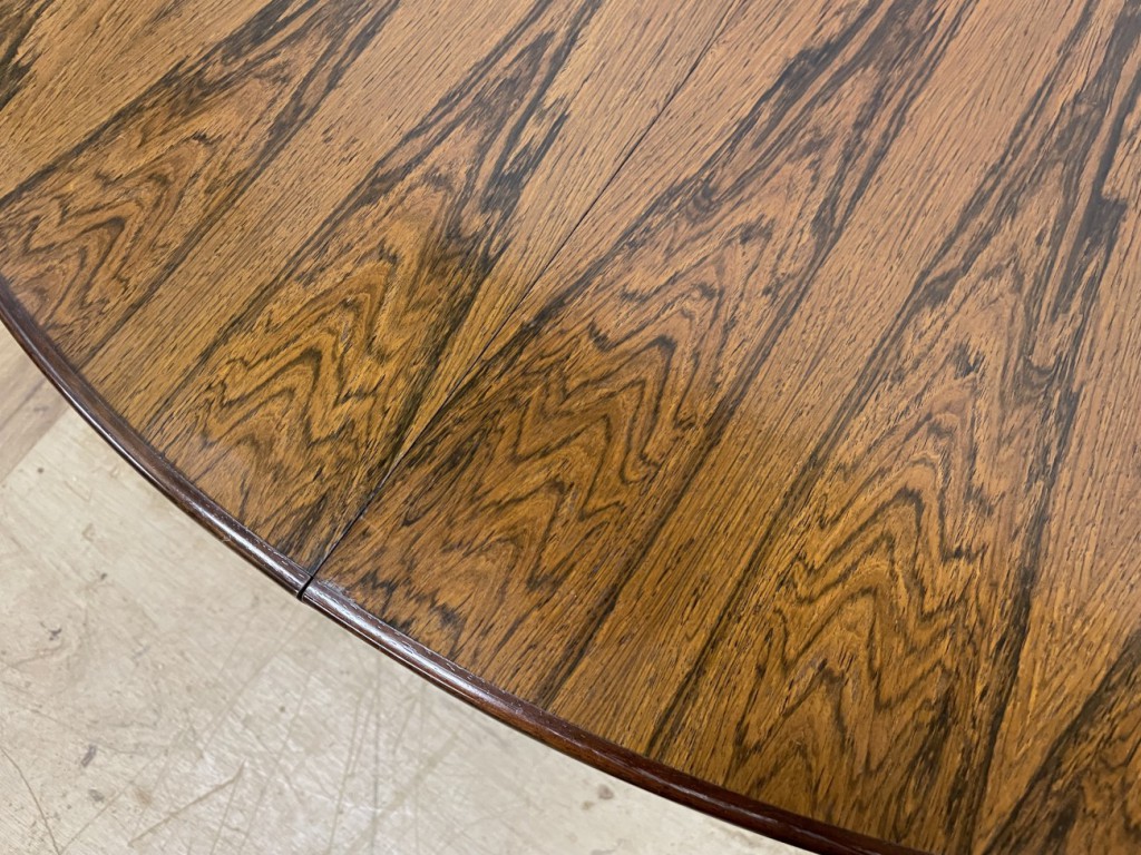 オーマン・ユン（Omann Jun）ラウンドダイニングテーブル（Round Dining Table）No.55 / ローズウッド（Rosewood）