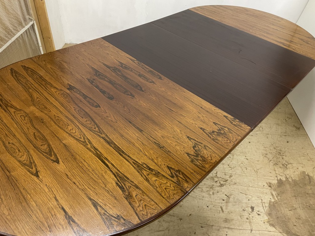 オーマン・ユン（Omann Jun）ラウンドダイニングテーブル（Round Dining Table）No.55 / ローズウッド（Rosewood）