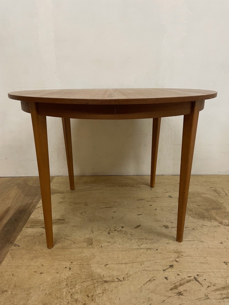 ラウンドダイニングテーブル（Round Dining Table）/ チークxビーチ （Teak x Beech）