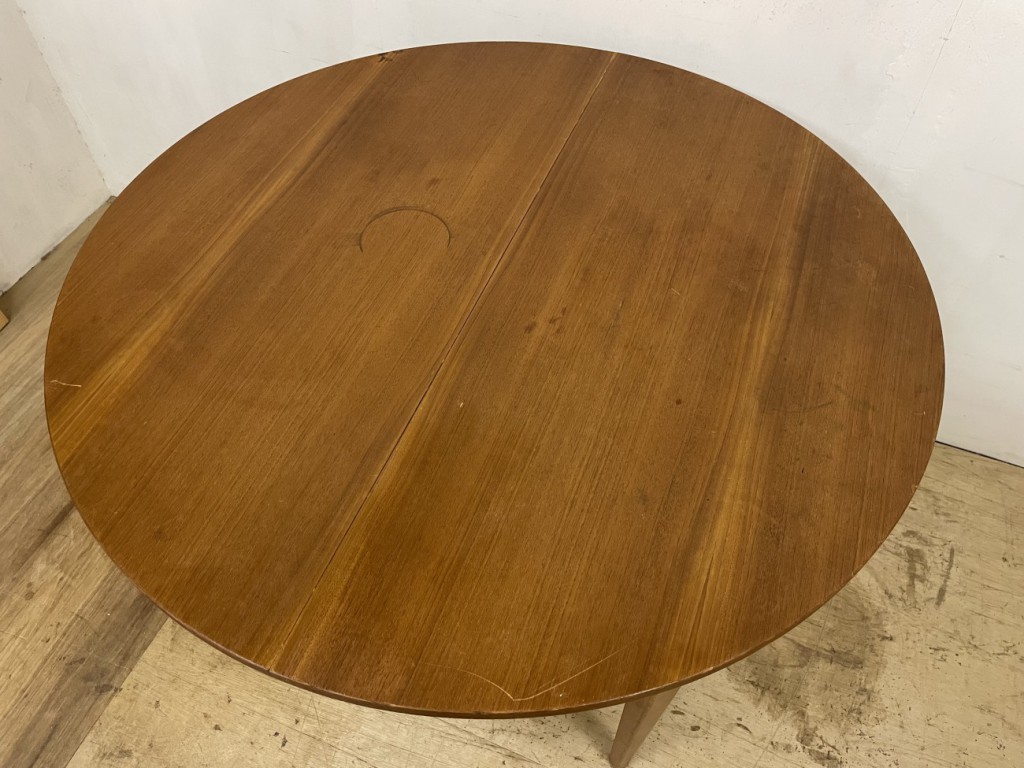 ラウンドダイニングテーブル（Round Dining Table）/ チークxビーチ （Teak x Beech）