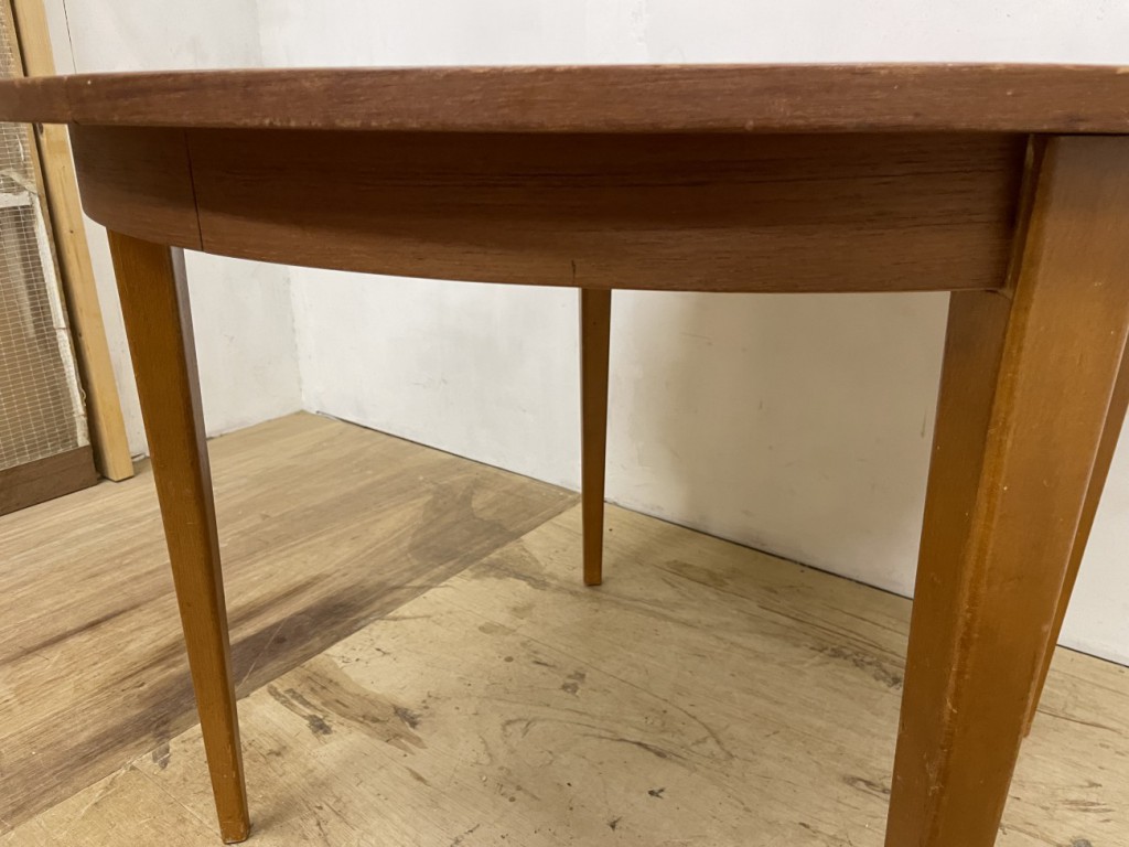 ラウンドダイニングテーブル（Round Dining Table）/ チークxビーチ （Teak x Beech）