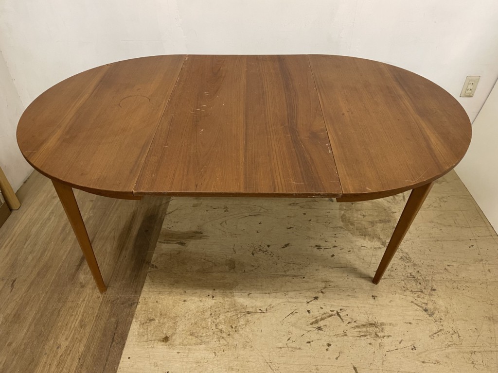 ラウンドダイニングテーブル（Round Dining Table）/ チークxビーチ （Teak x Beech）