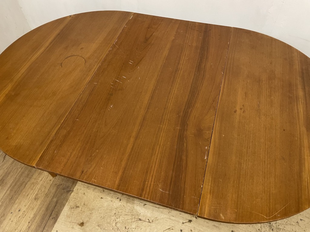 ラウンドダイニングテーブル（Round Dining Table）/ チークxビーチ （Teak x Beech）