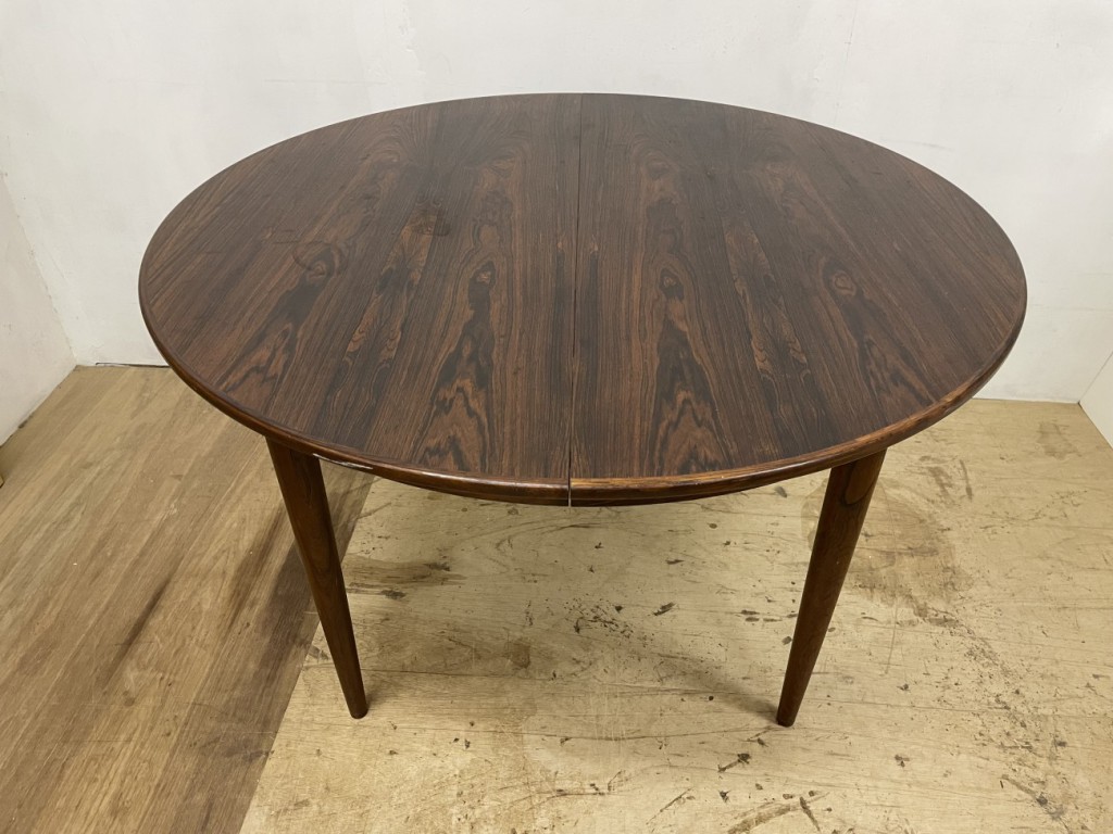 ラウンドダイニングテーブル（Round Dining Table）/ ローズウッド（Rosewood）