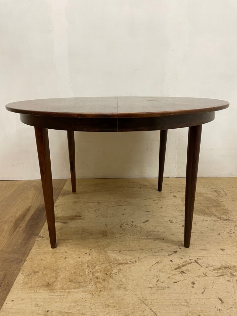 ラウンドダイニングテーブル（Round Dining Table）/ ローズウッド（Rosewood）