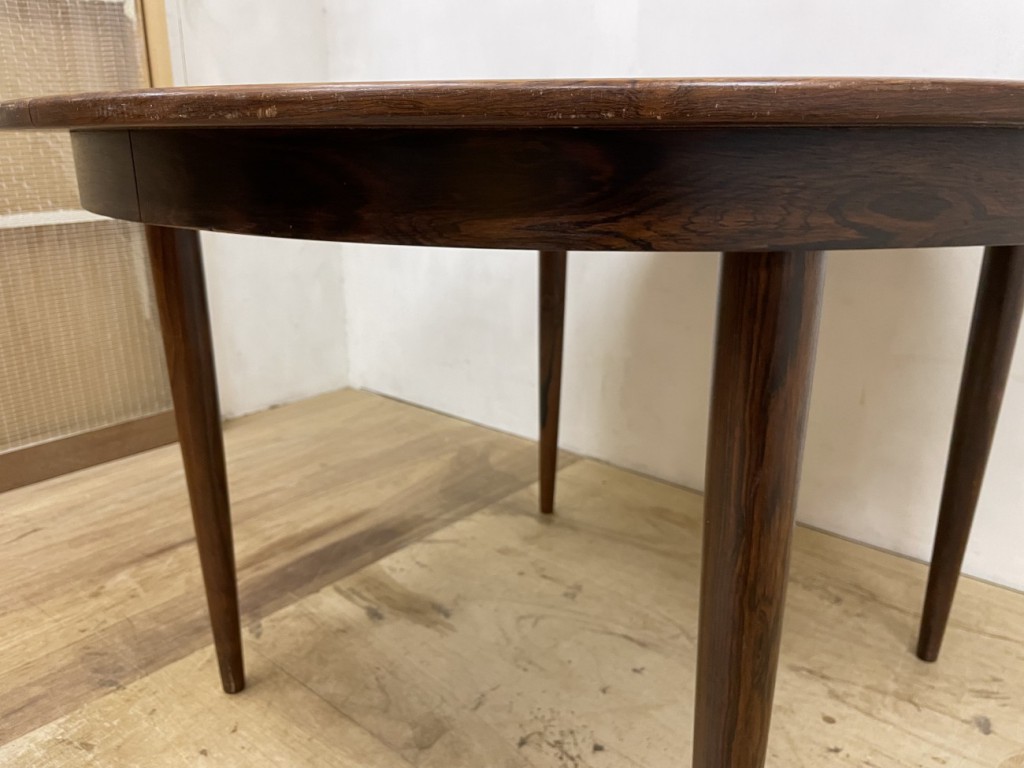 ラウンドダイニングテーブル（Round Dining Table）/ ローズウッド（Rosewood）