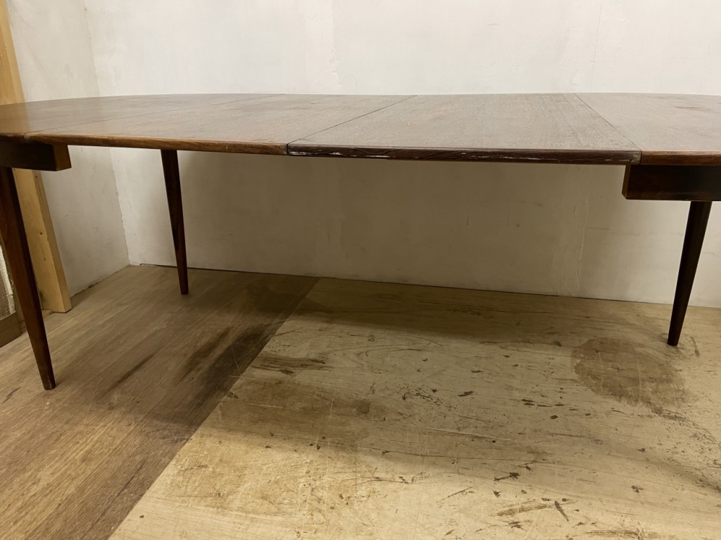 ラウンドダイニングテーブル（Round Dining Table）/ ローズウッド（Rosewood）