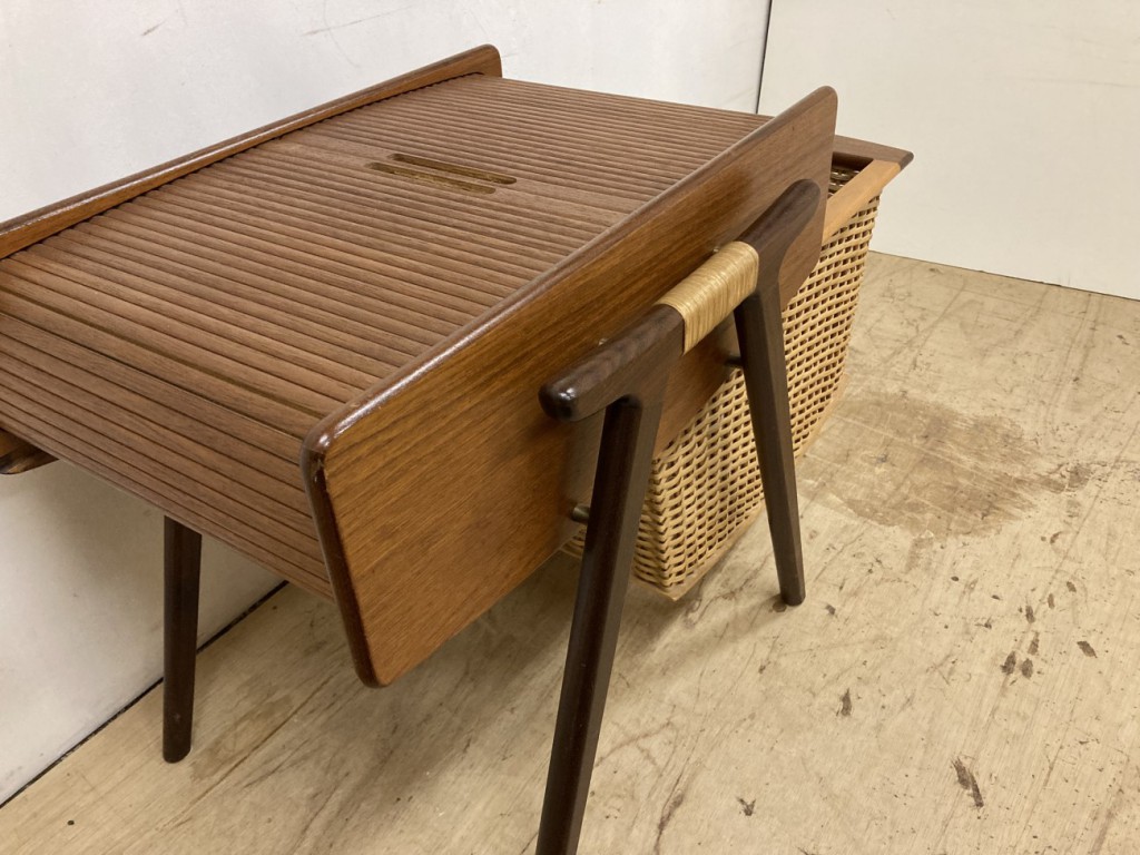 ソーイングテーブル（Sewing table） Gjøvik Møbler Norway（ノルウェー）/ チーク（Teak）